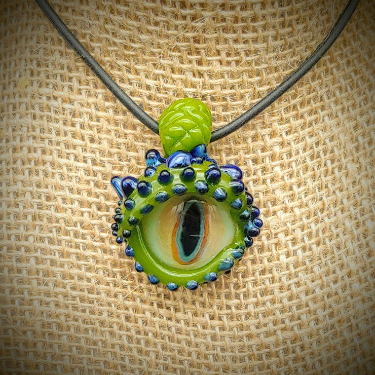 Colgante de ojo de dragón (listo para enviar)