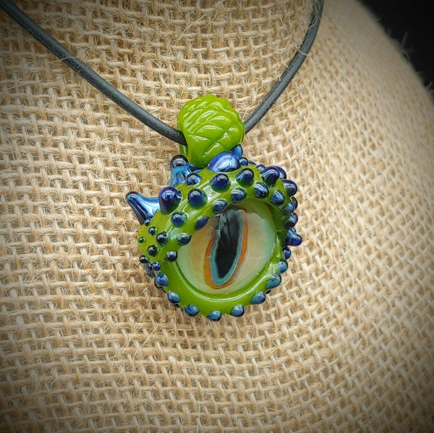 Colgante de ojo de dragón (listo para enviar)