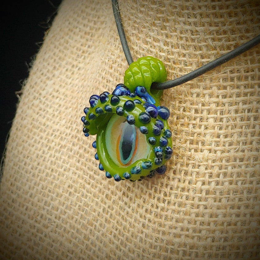 Colgante de ojo de dragón (listo para enviar)
