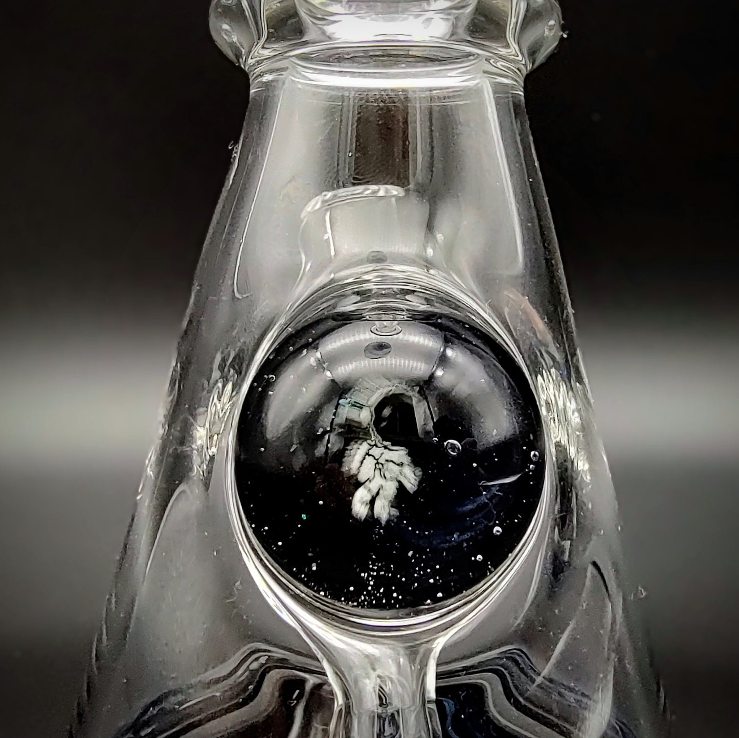 Minitubo de emisión espacial de astronauta