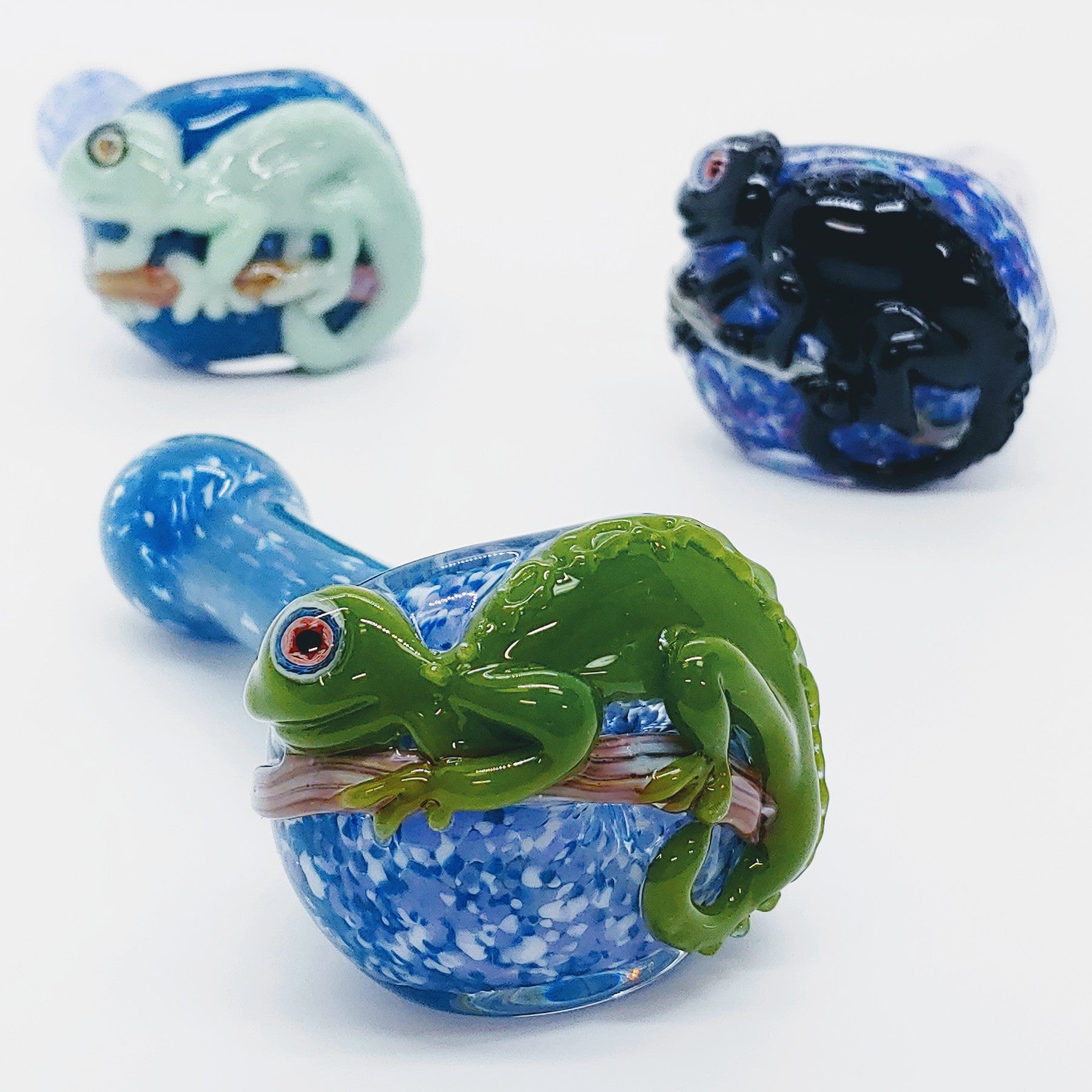 Chameleon Glass Bowl For Two Hand Pipe For Sale